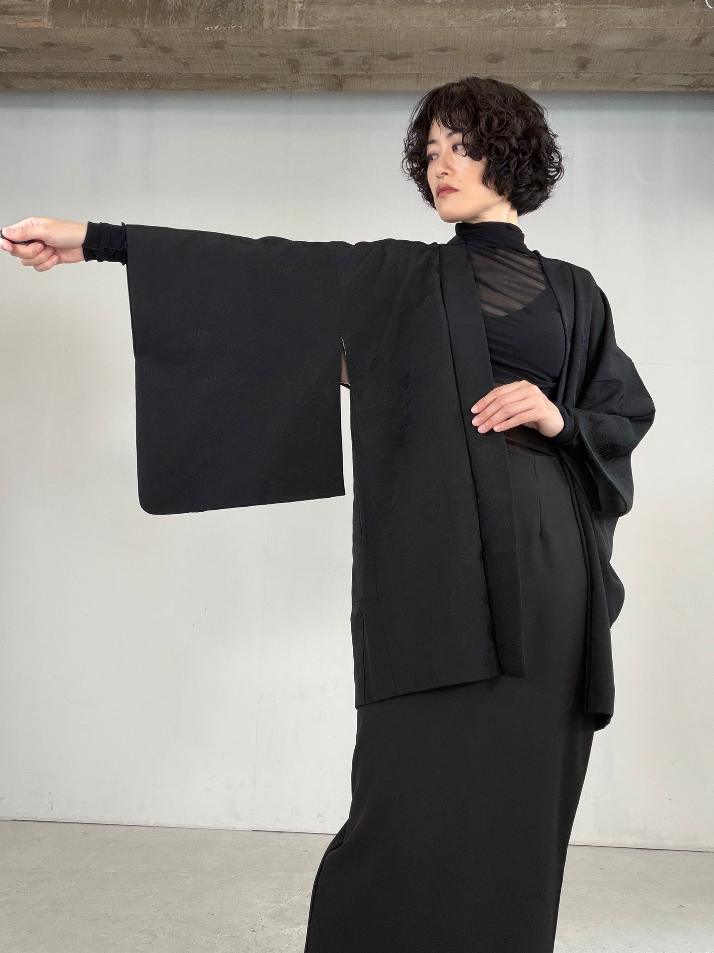 VINTAGE BLACK HAORI  "inside-goshoguruma, gosan-kiri-mon, BLK183"