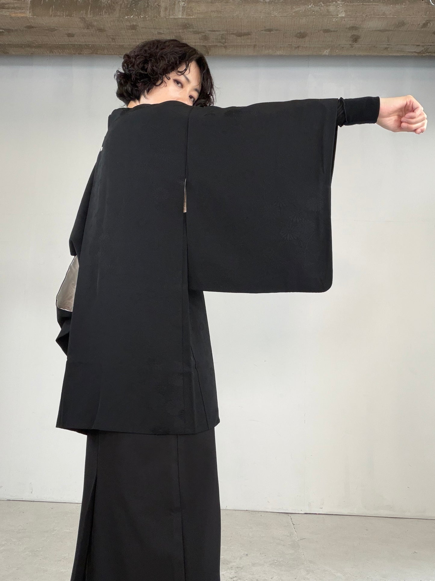 VINTAGE BLACK HAORI  "inside-goshoguruma, gosan-kiri-mon, BLK183"