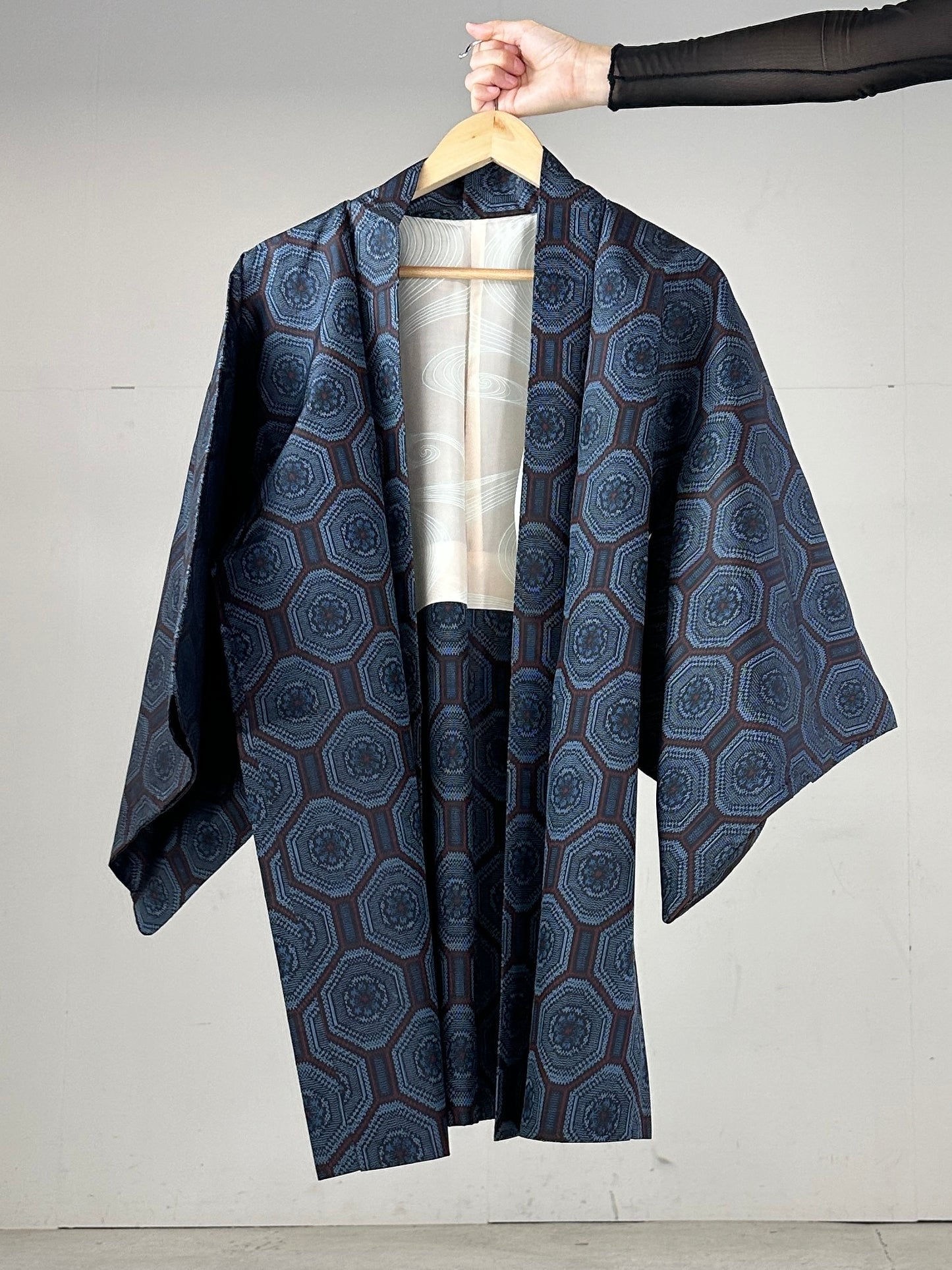 11 HAKKAKUKEI Tsumugi HAORI and KIMONO elastic waist pants upcycled from Japanese kimono(Unisex)