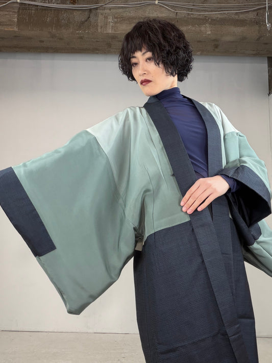 VINTAGE KAWAII HAORI oversized  "oshima, blue, bijinga, 020" shoshi-ari 上下