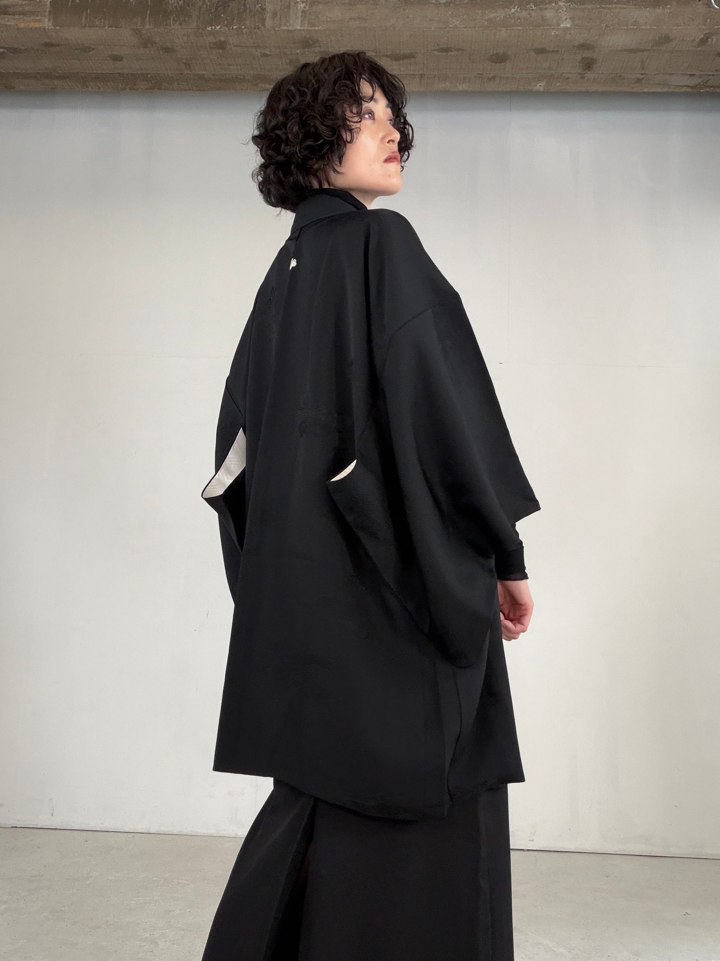 VINTAGE BLACK HAORI  "inside-diamond pattern, gosan-kiri-mon, BLK179"