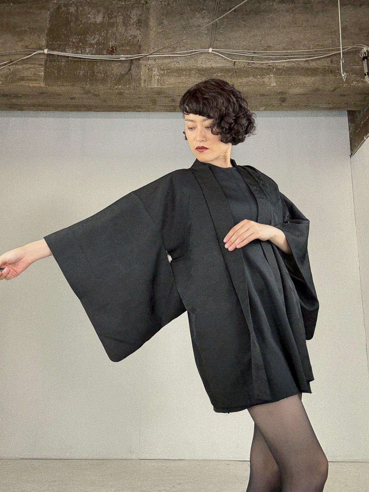 VINTAGE BLACK HAORI "ground pattern, susuki"