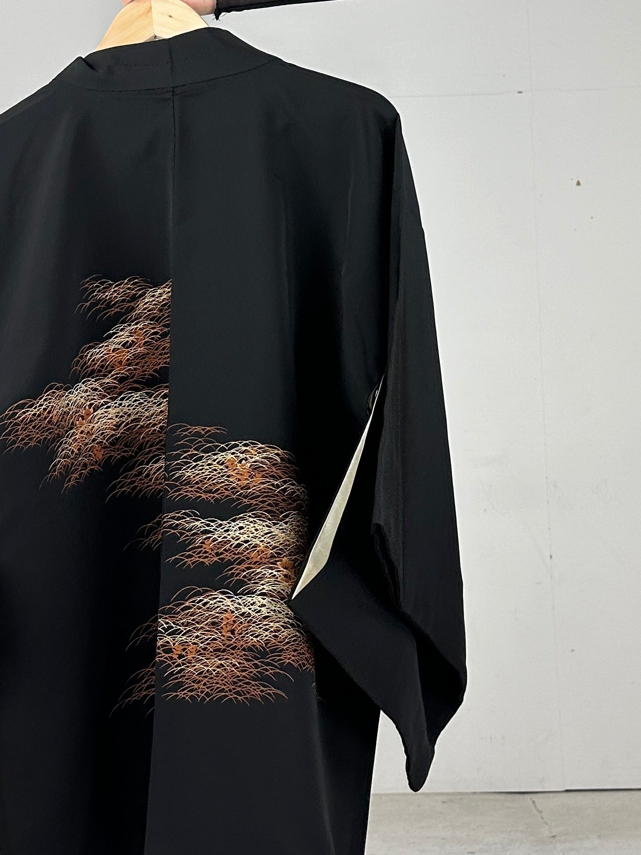 VINTAGE BLACK HAORI "shibakusa"