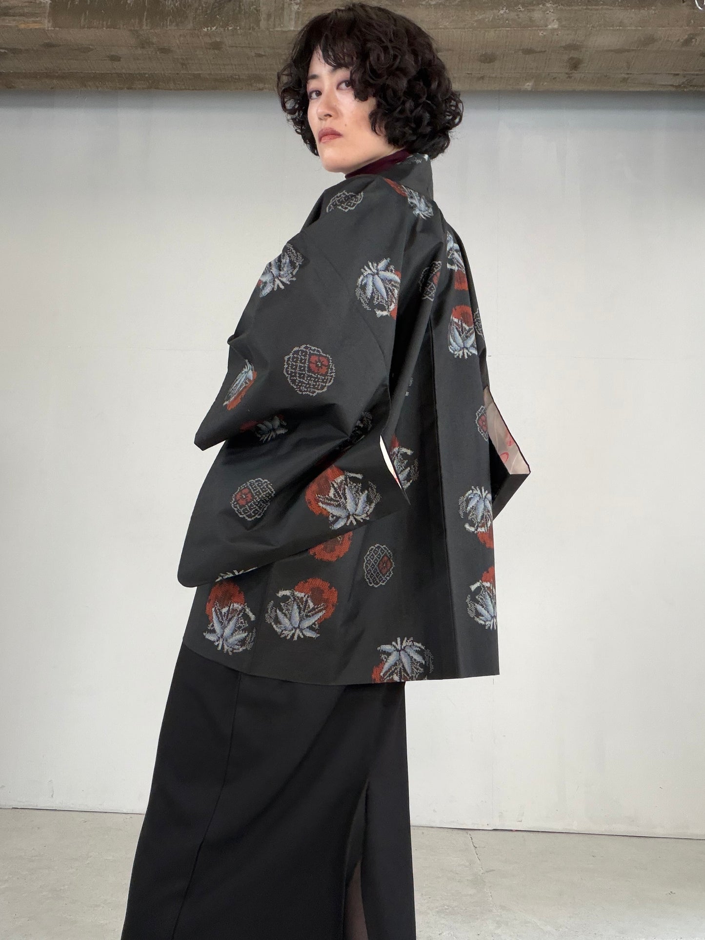 VINTAGE KAWAII HAORI "tsumugi, Douchu-gi, red, KAW111"
