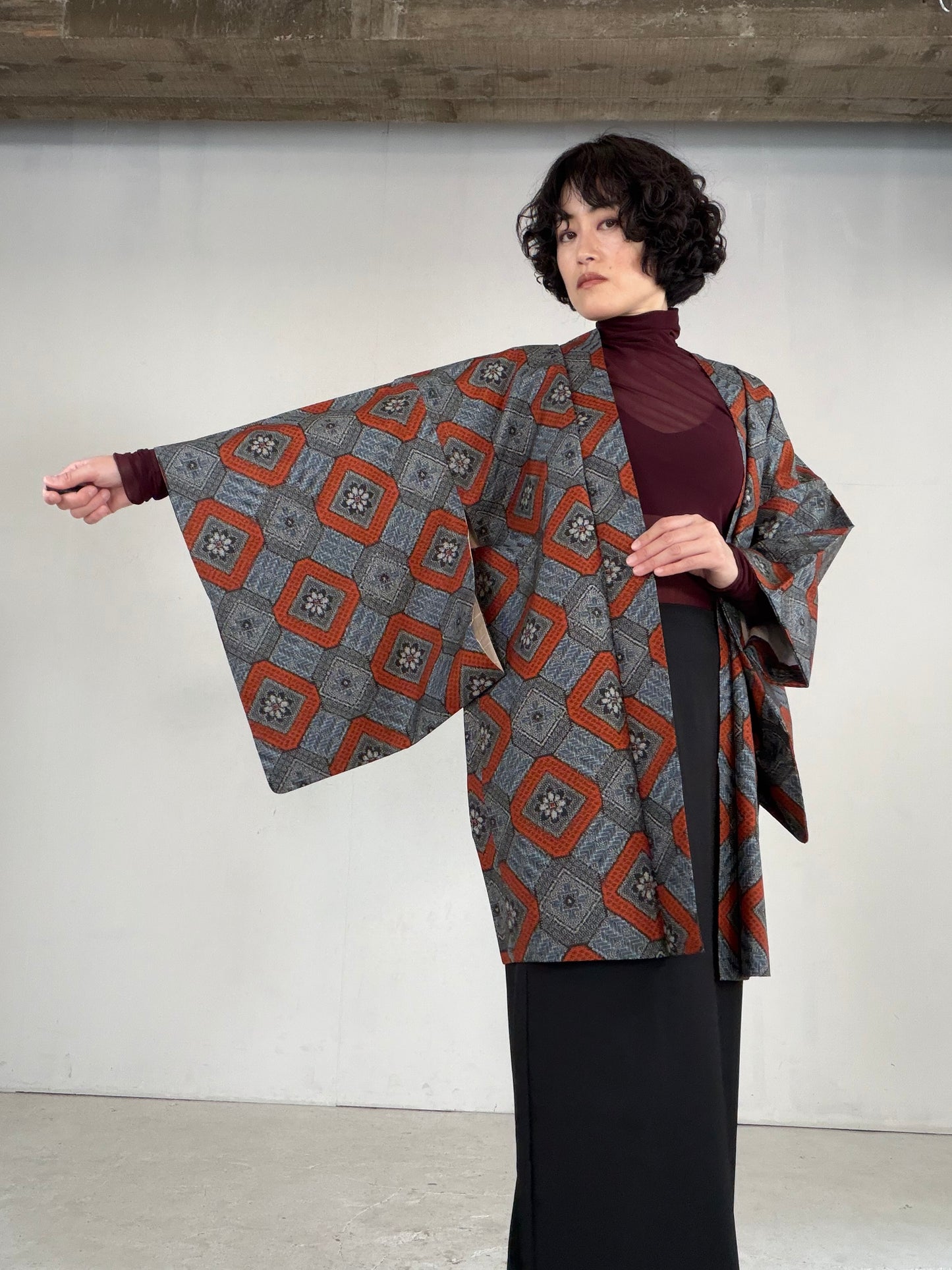 VINTAGE KAWAII HAORI "tsumugi, Haori, red, KAW112" *damage