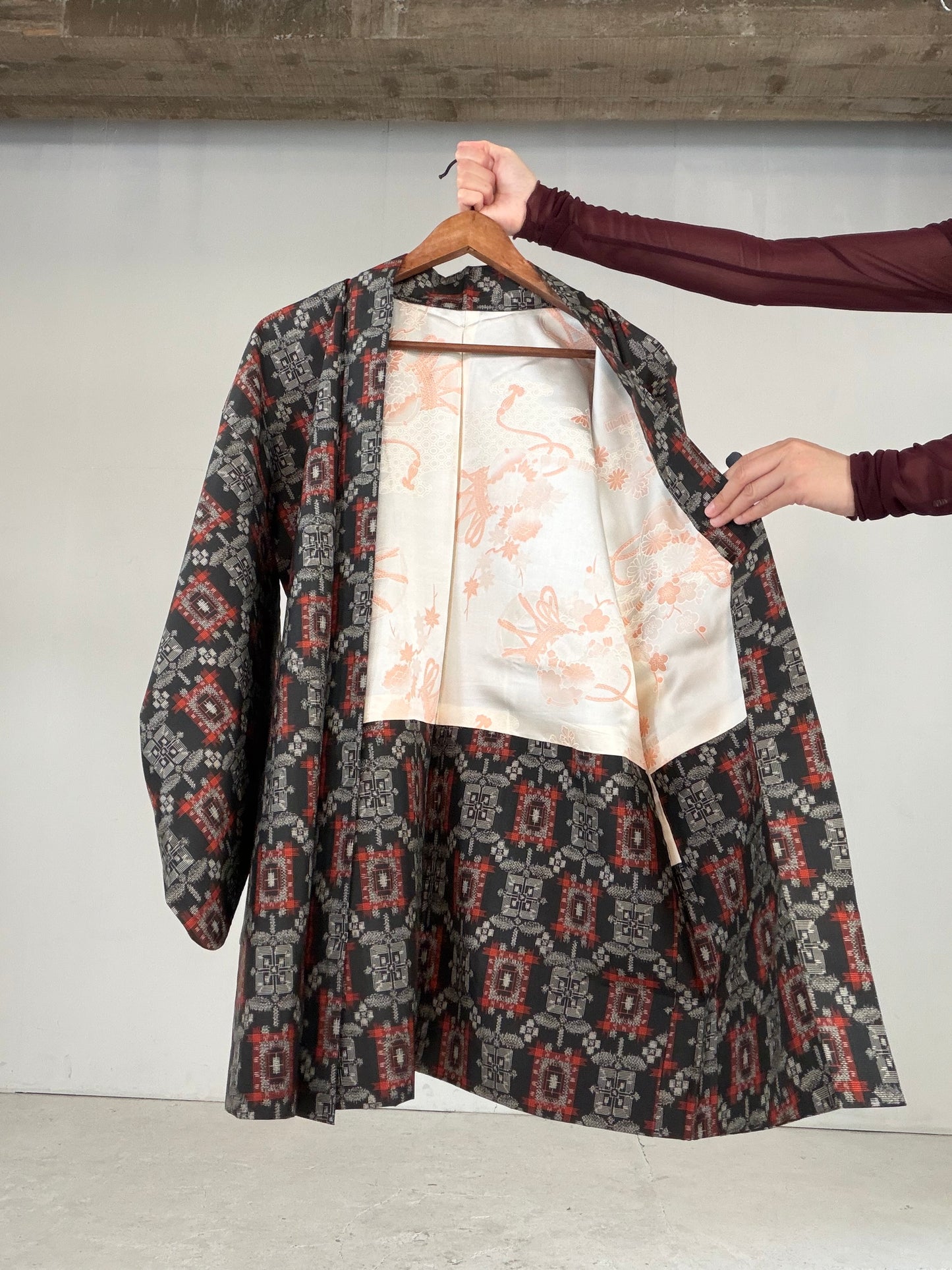 VINTAGE KAWAII HAORI "tsumugi, Haori, black-red, KAW113"