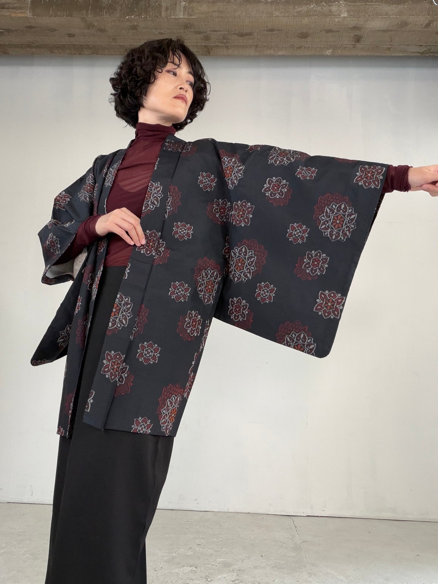 VINTAGE KAWAII HAORI "tsumugi, Haori, black-red, flower, KAW114"