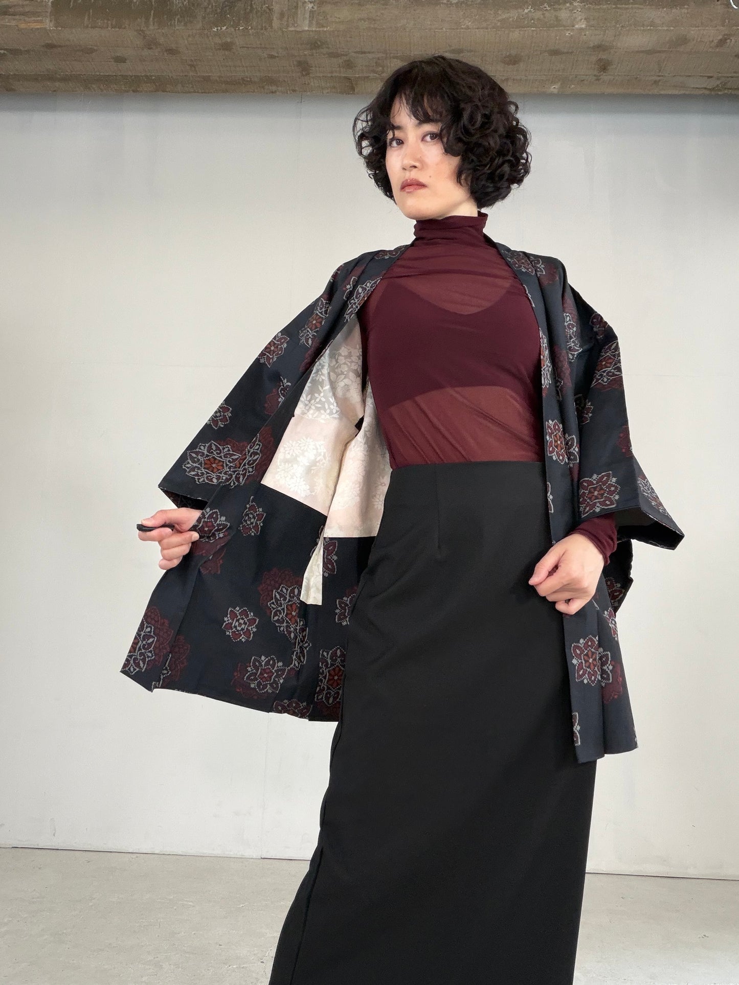VINTAGE KAWAII HAORI "tsumugi, Haori, black-red, flower, KAW114"