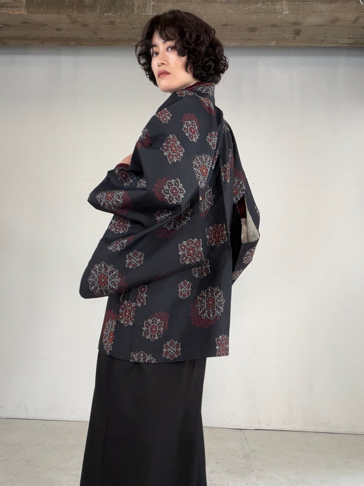 VINTAGE KAWAII HAORI "tsumugi, Haori, black-red, flower, KAW114"