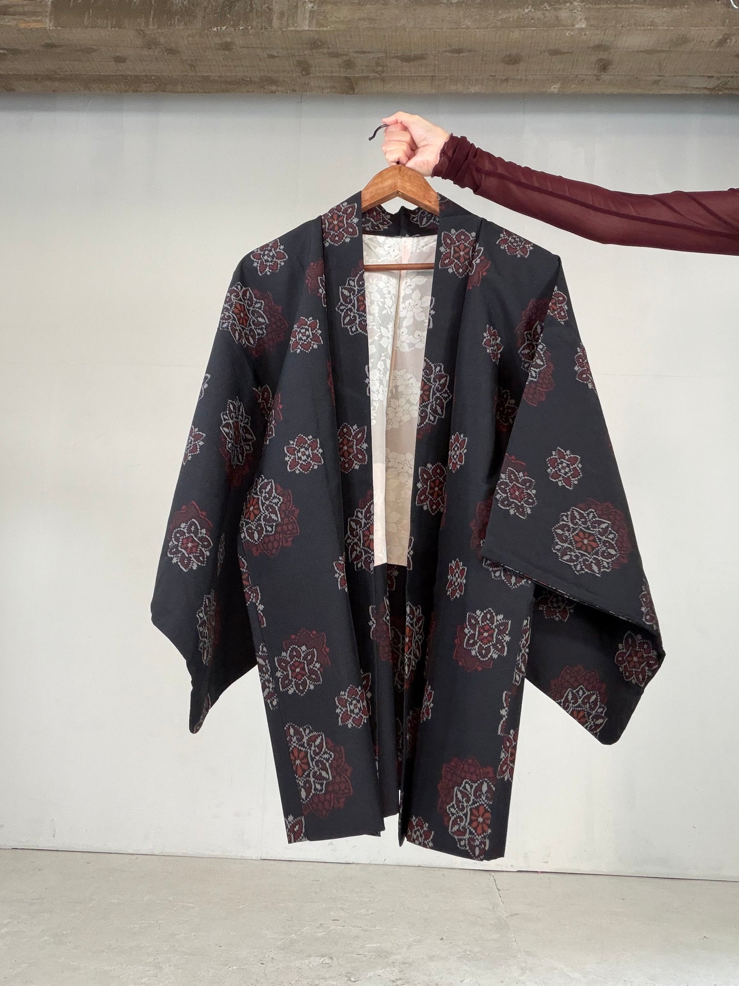 VINTAGE KAWAII HAORI "tsumugi, Haori, black-red, flower, KAW114"