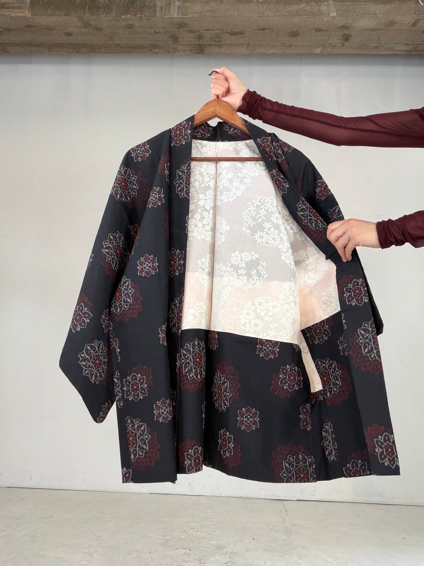 VINTAGE KAWAII HAORI "tsumugi, Haori, black-red, flower, KAW114"