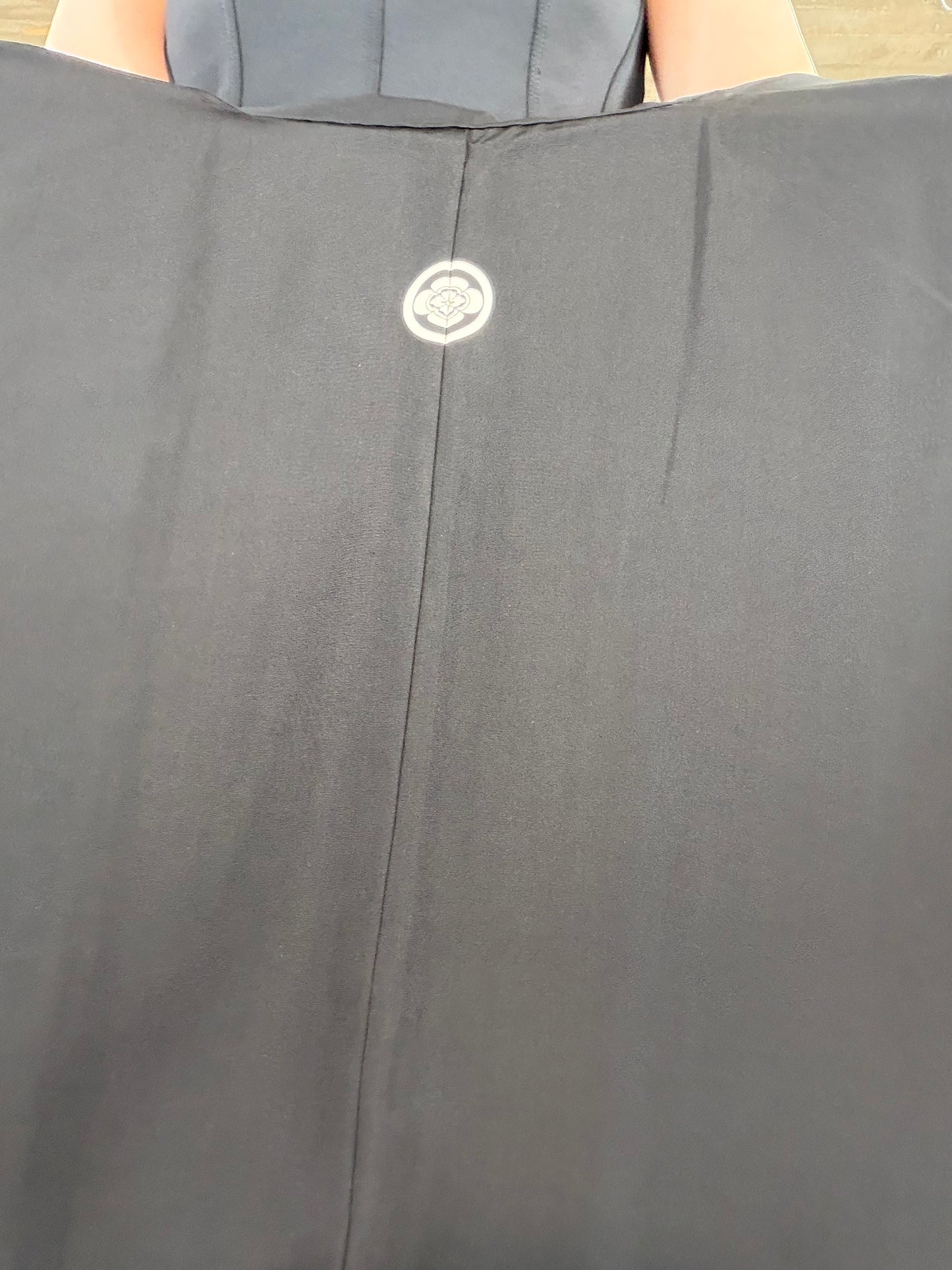 VINTAGE KUROMONTSUKI HAORI "hawk, Yoko-mokko-mon, KUR123"