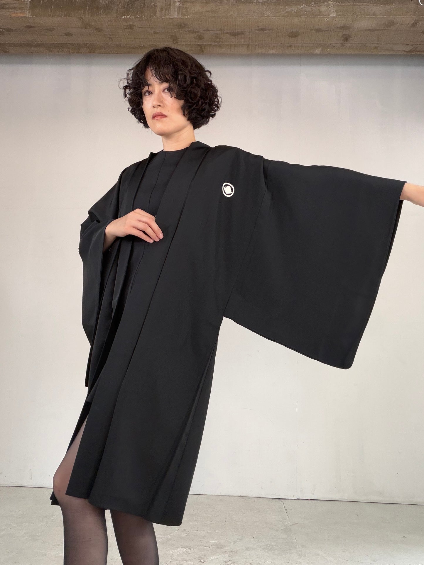 VINTAGE KUROMONTSUKI HAORI "hamabe, Sangaibishi, KUR124"