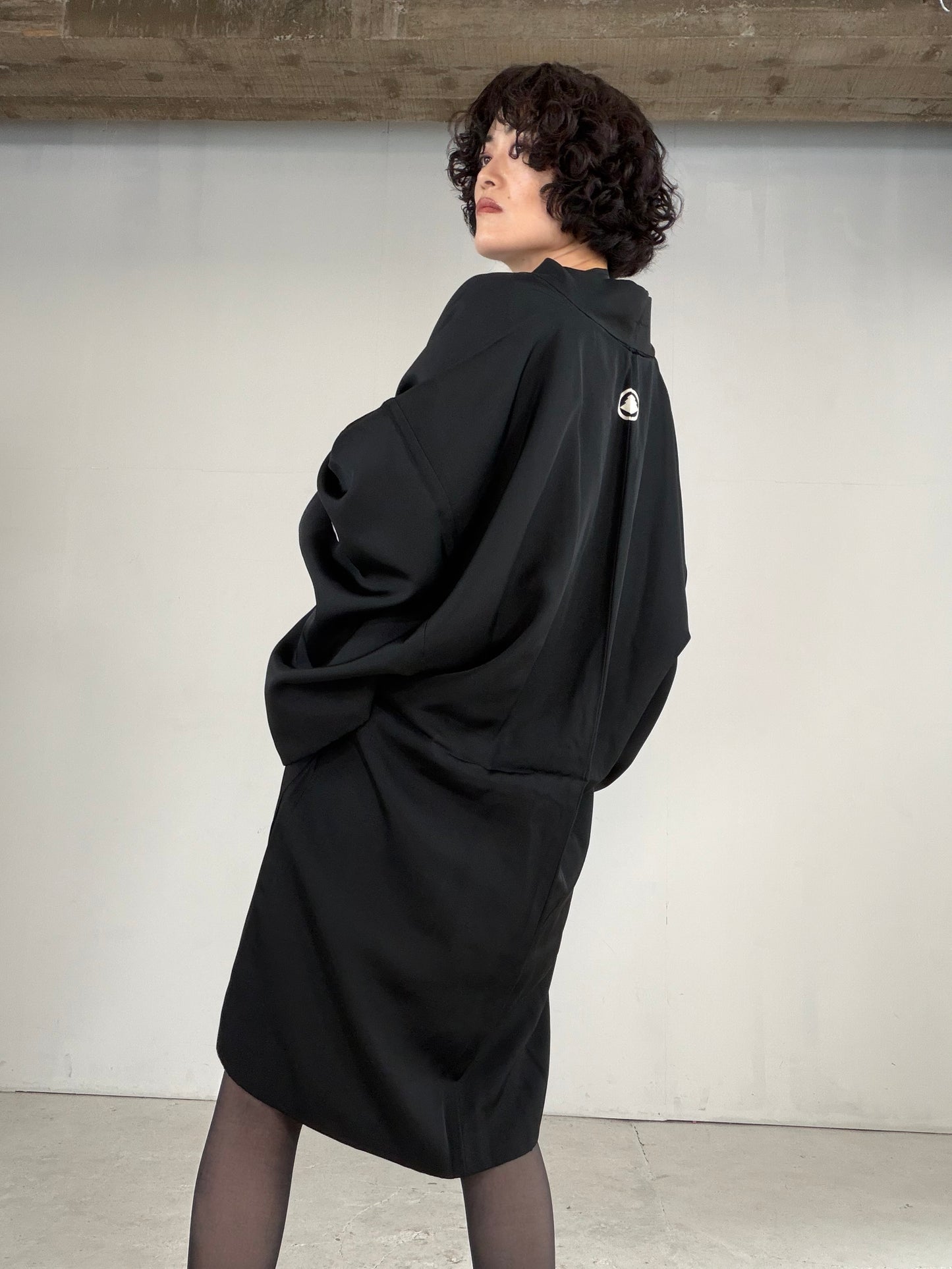 VINTAGE KUROMONTSUKI HAORI "hamabe, Sangaibishi, KUR124"