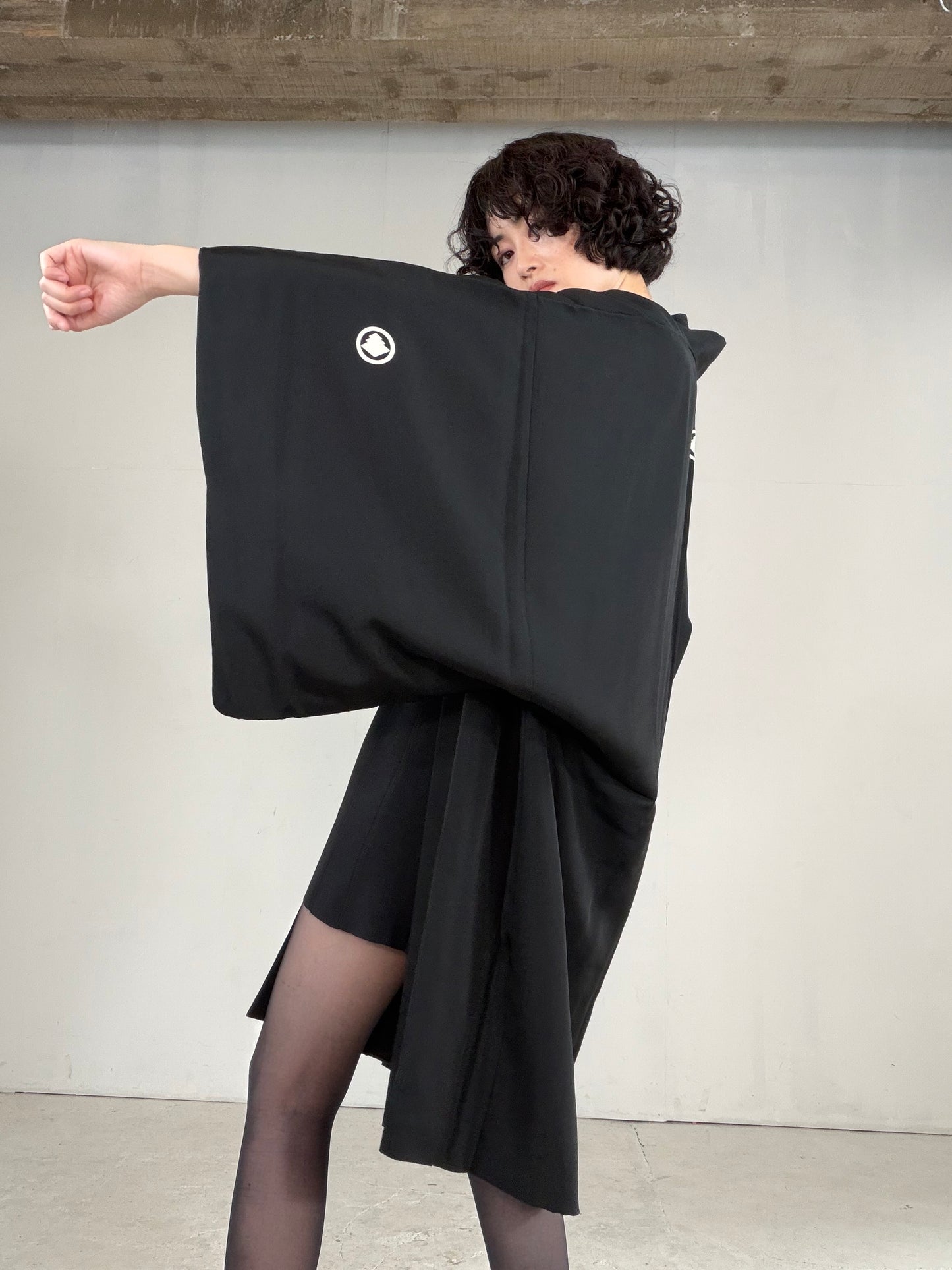 VINTAGE KUROMONTSUKI HAORI "hamabe, Sangaibishi, KUR124"