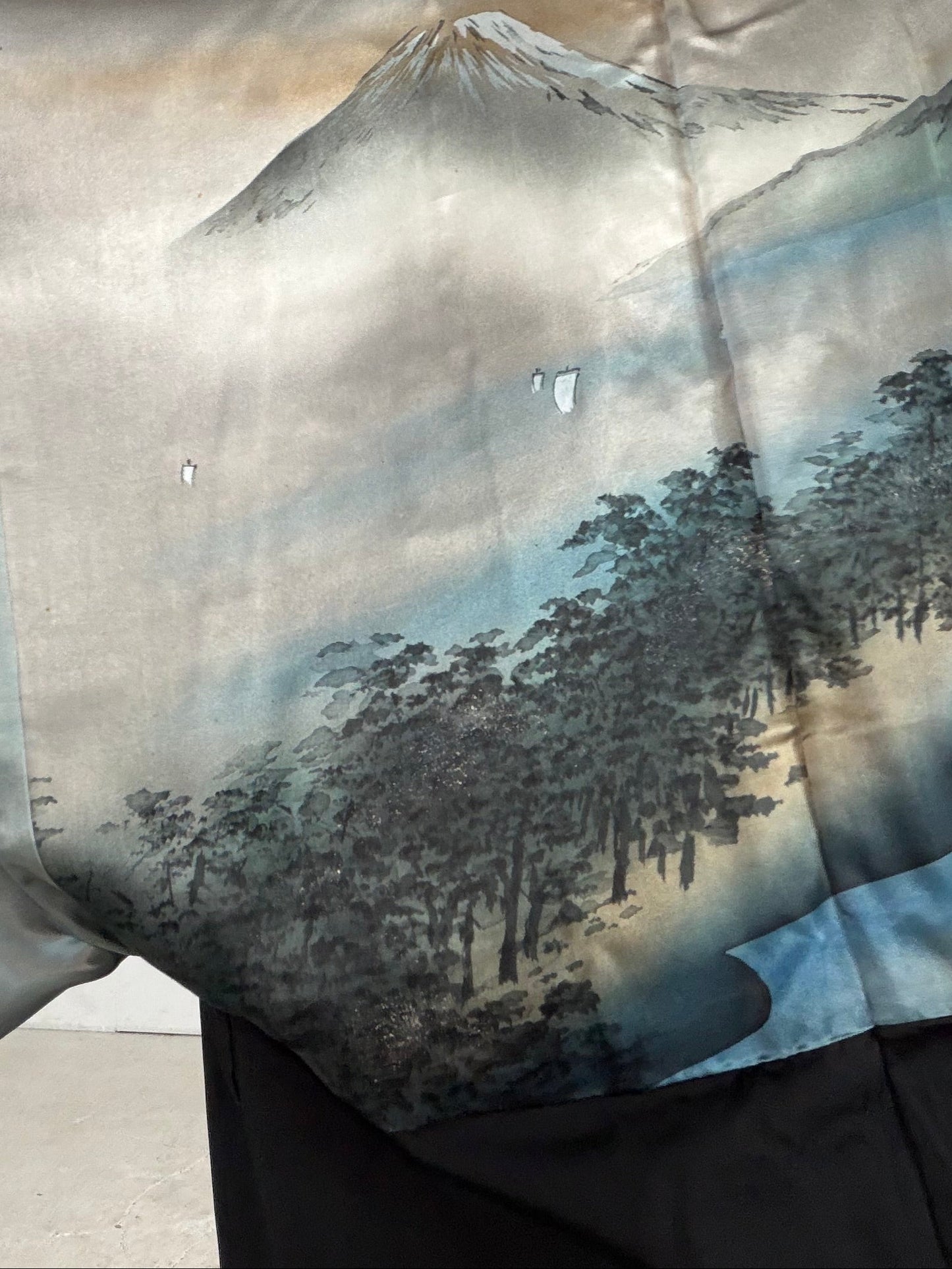 VINTAGE KUROMONTSUKI HAORI "hamabe, Sangaibishi, KUR124"