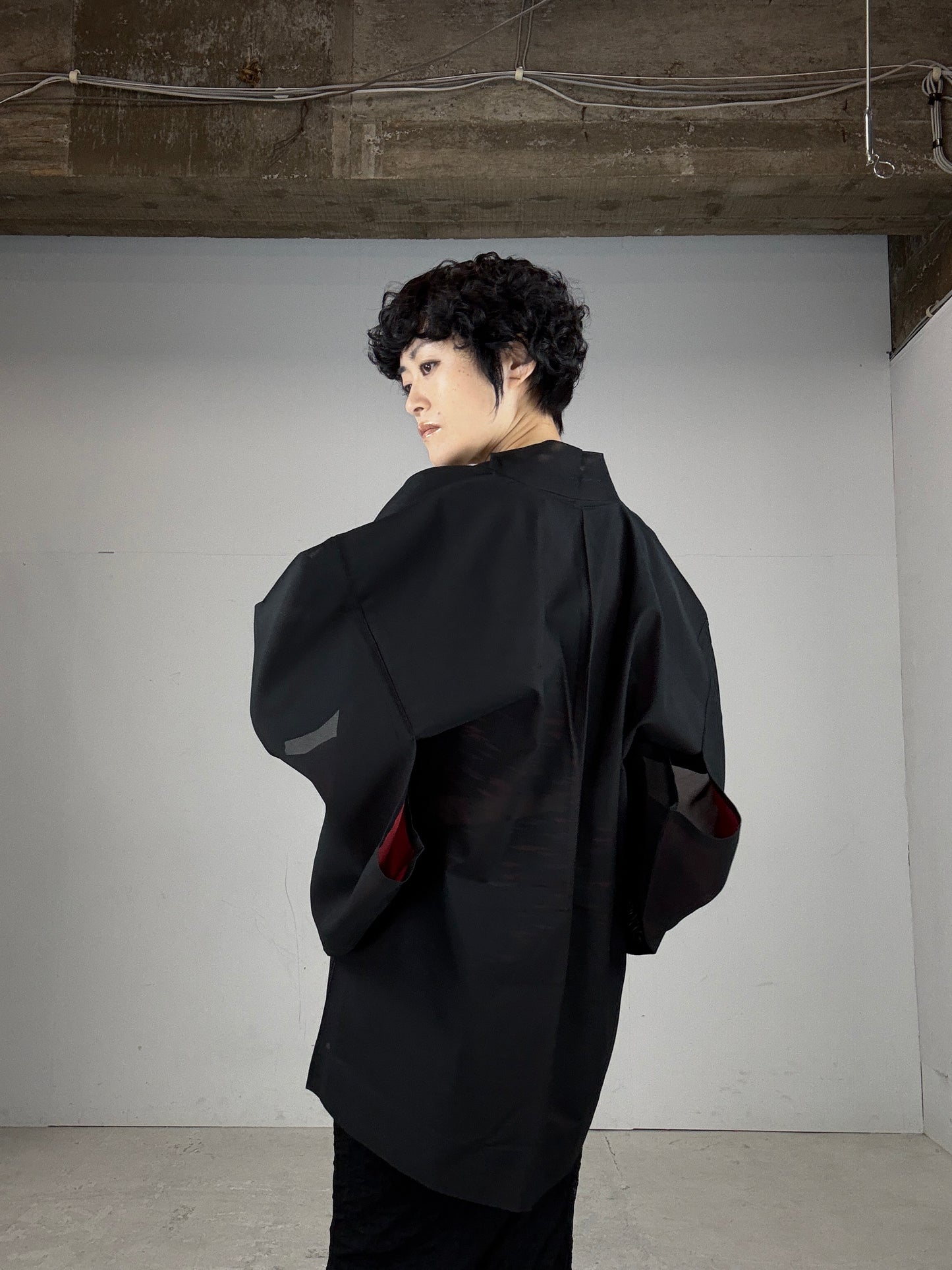 VINTAGE BLACK HAORI SHEER “red, nami"