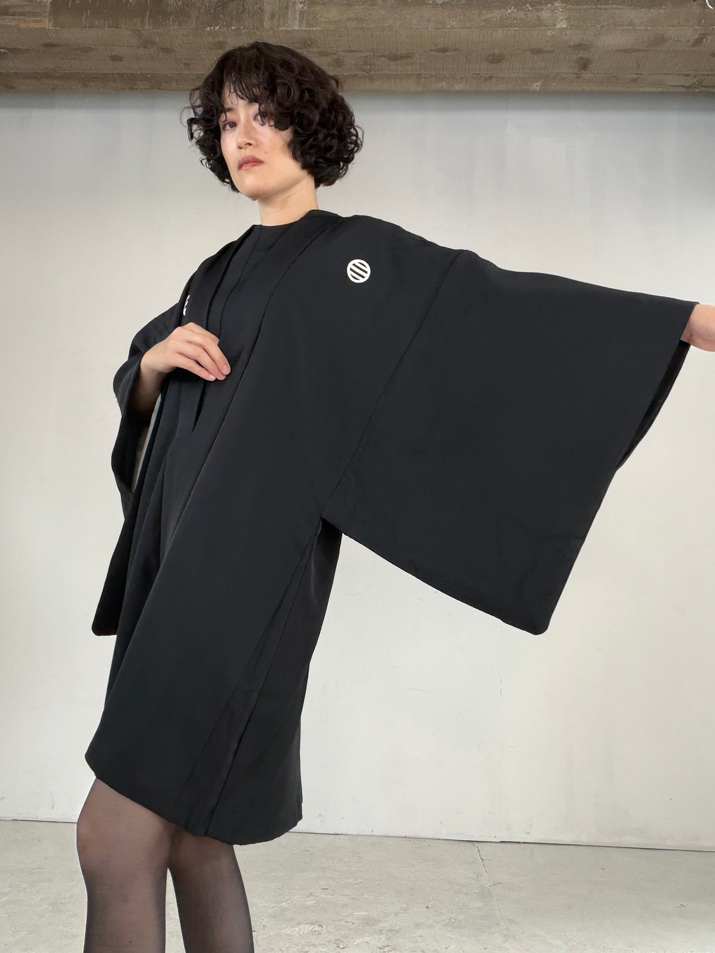 VINTAGE KUROMONTSUKI HAORI "matsu, maruni-mitsubiki, KUR125"