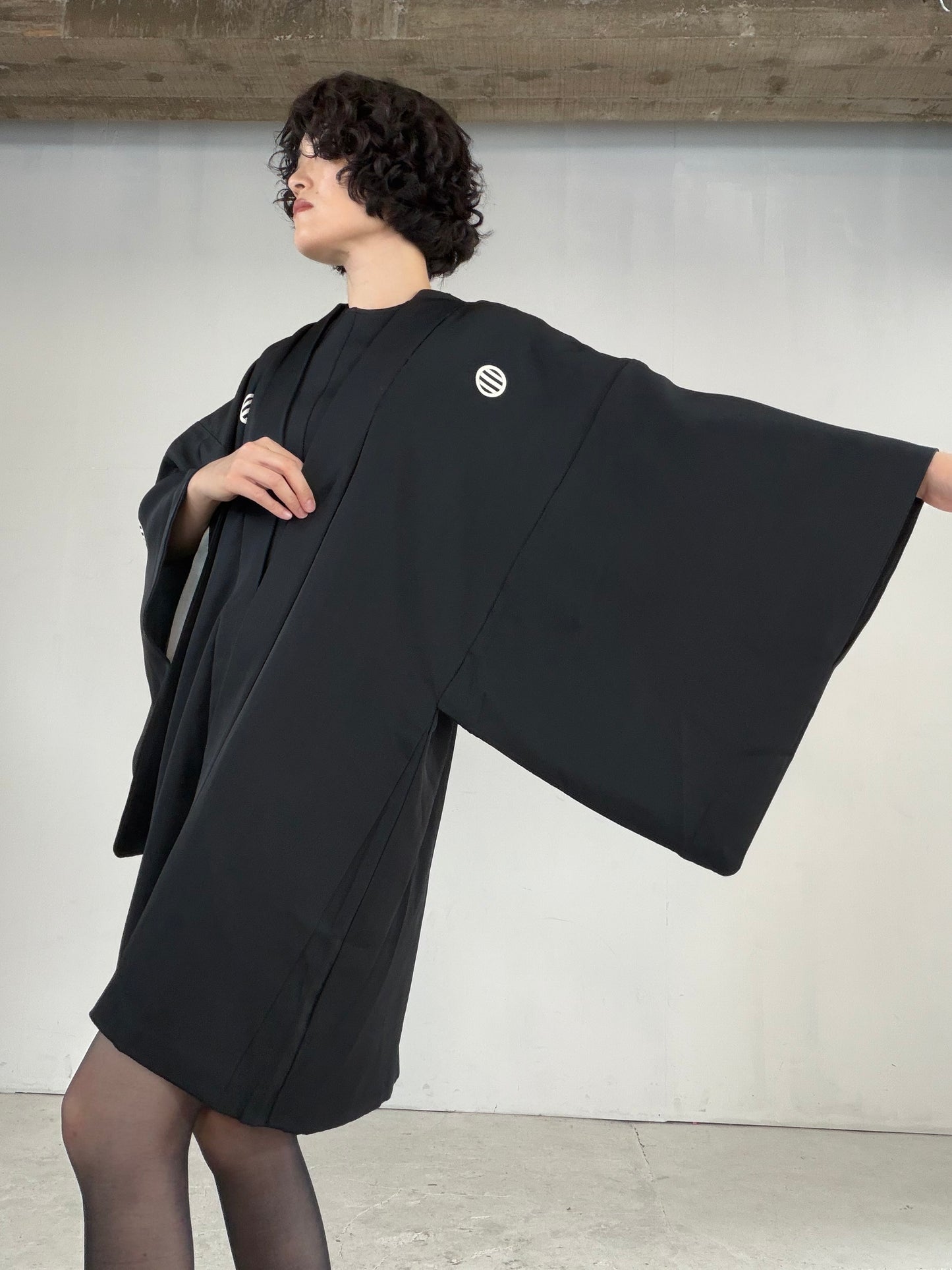 VINTAGE KUROMONTSUKI HAORI "matsu, maruni-mitsubiki, KUR125"