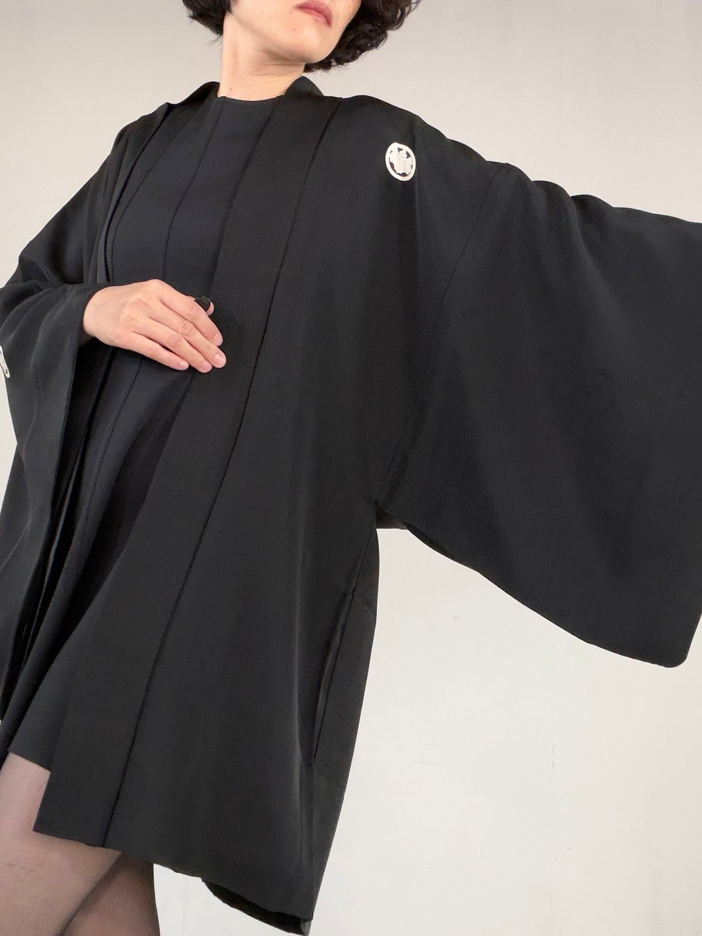 VINTAGE KUROMONTSUKI HAORI "suibokuga, gosan-kiri-mon, KUR122"