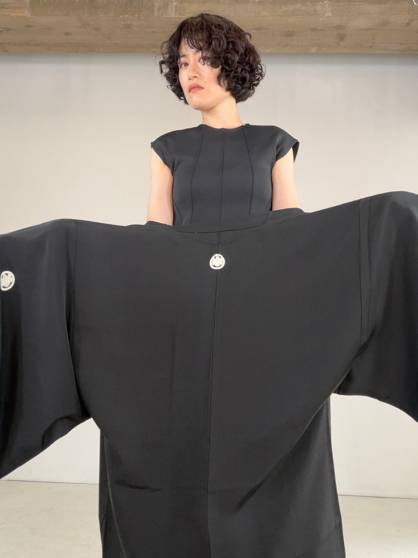 VINTAGE KUROMONTSUKI HAORI "suibokuga, gosan-kiri-mon, KUR122"