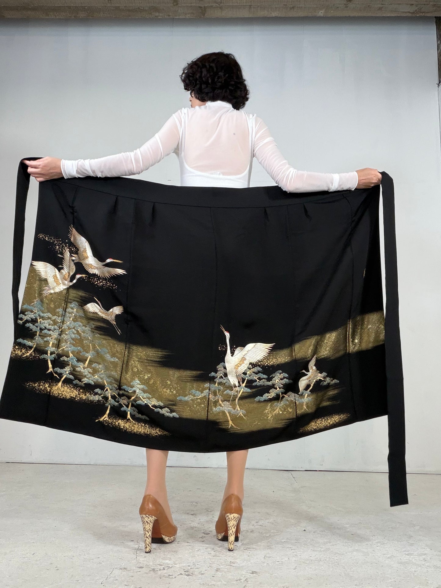 REIWA NIBUSHIKI KIMONO upcycled from Japanese kimono “kurotome, NIB006”