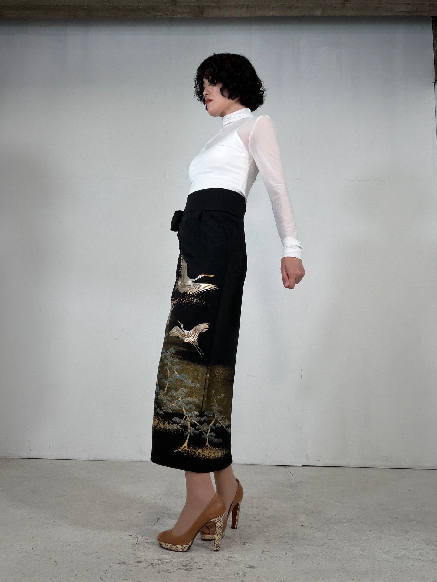 REIWA NIBUSHIKI KIMONO upcycled from Japanese kimono “kurotome, NIB006”