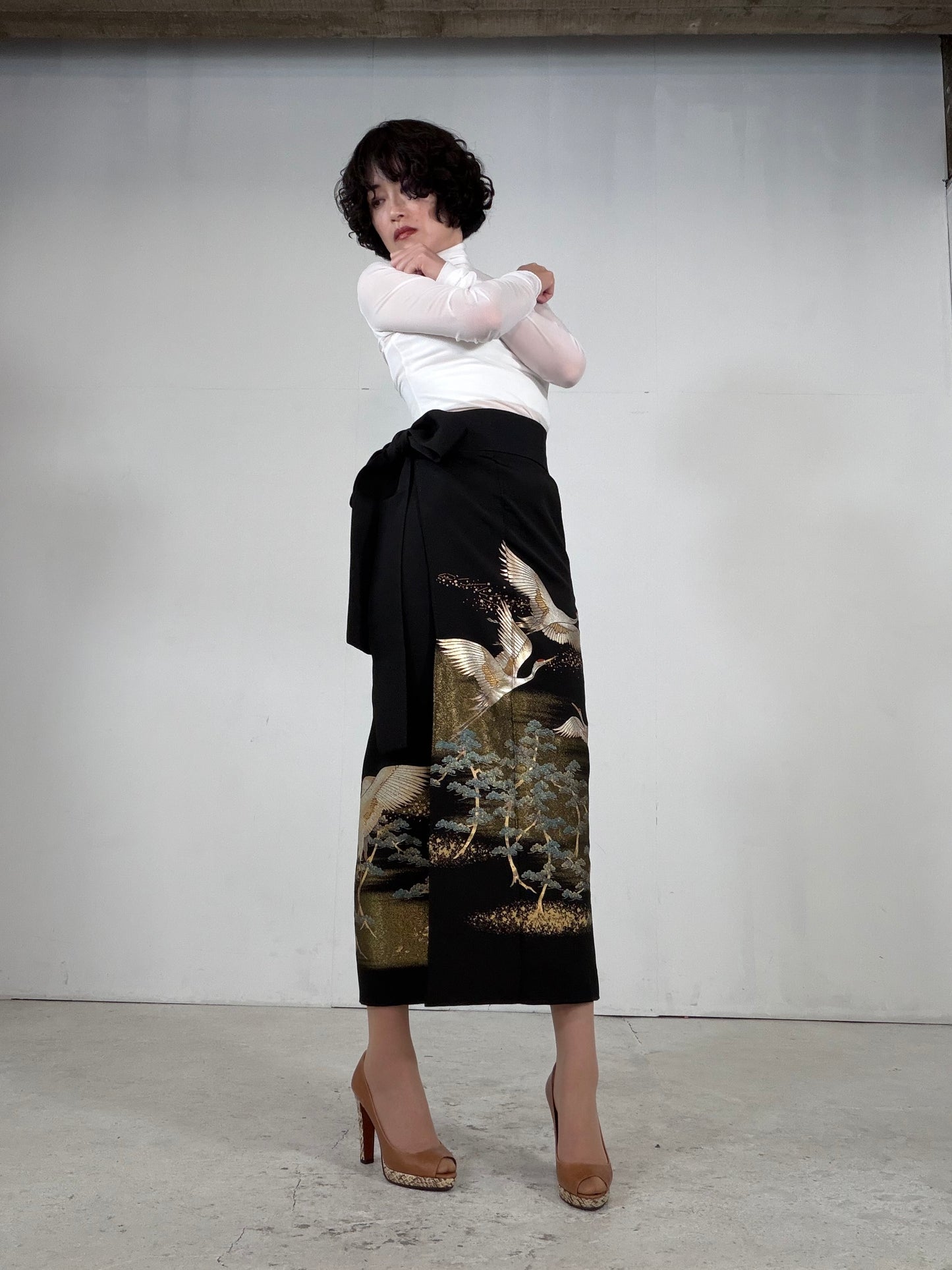 REIWA NIBUSHIKI KIMONO upcycled from Japanese kimono “kurotome, NIB006”