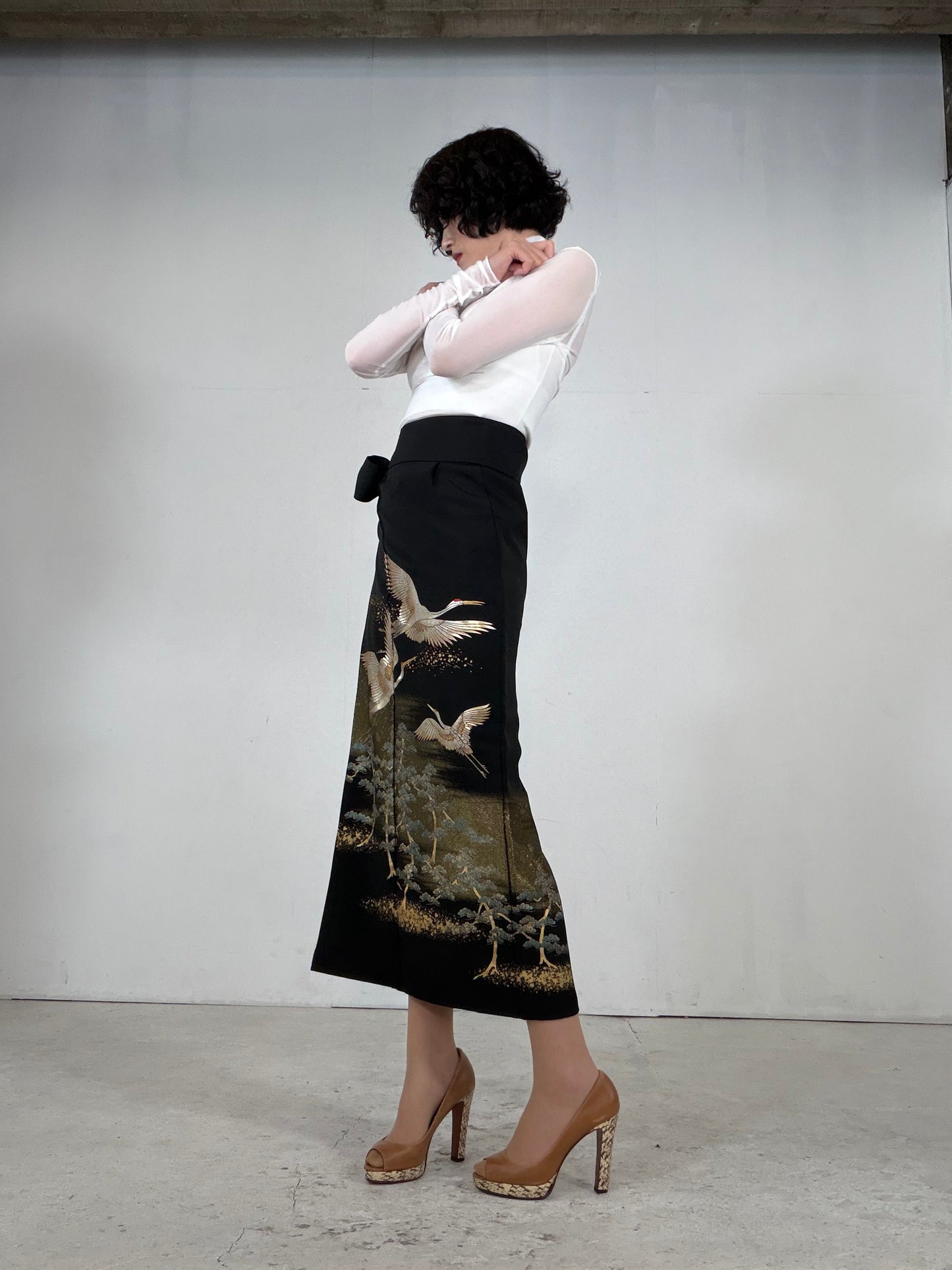 REIWA NIBUSHIKI KIMONO upcycled from Japanese kimono “kurotome, NIB006”