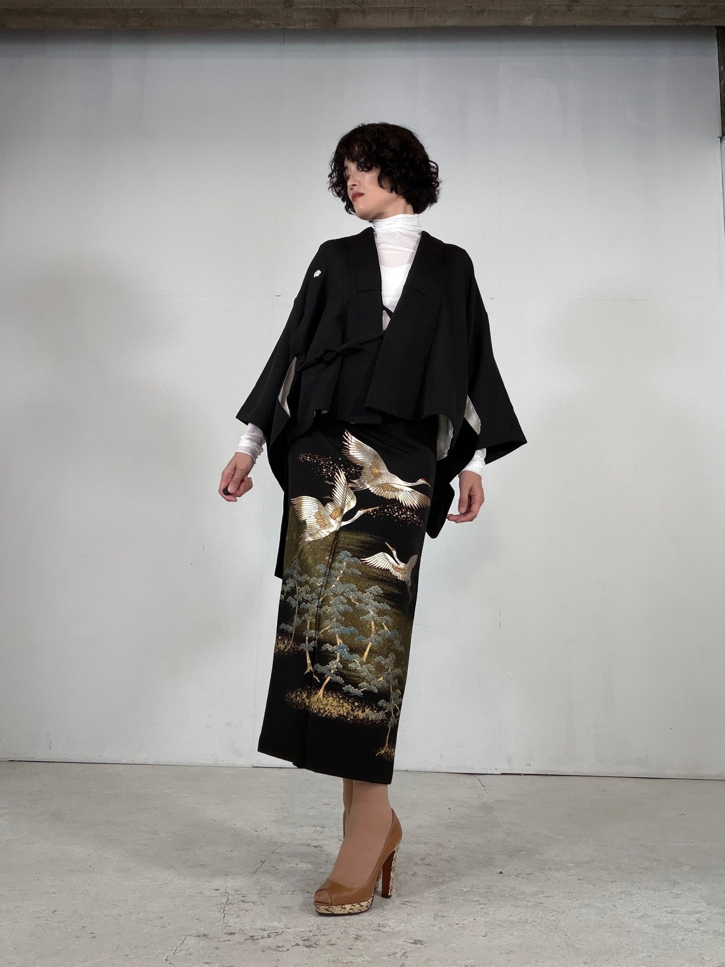 REIWA NIBUSHIKI KIMONO upcycled from Japanese kimono “kurotome, NIB006”
