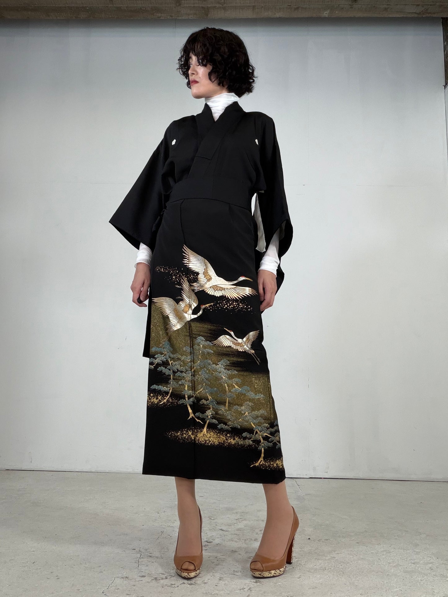 REIWA NIBUSHIKI KIMONO upcycled from Japanese kimono “kurotome, NIB006”