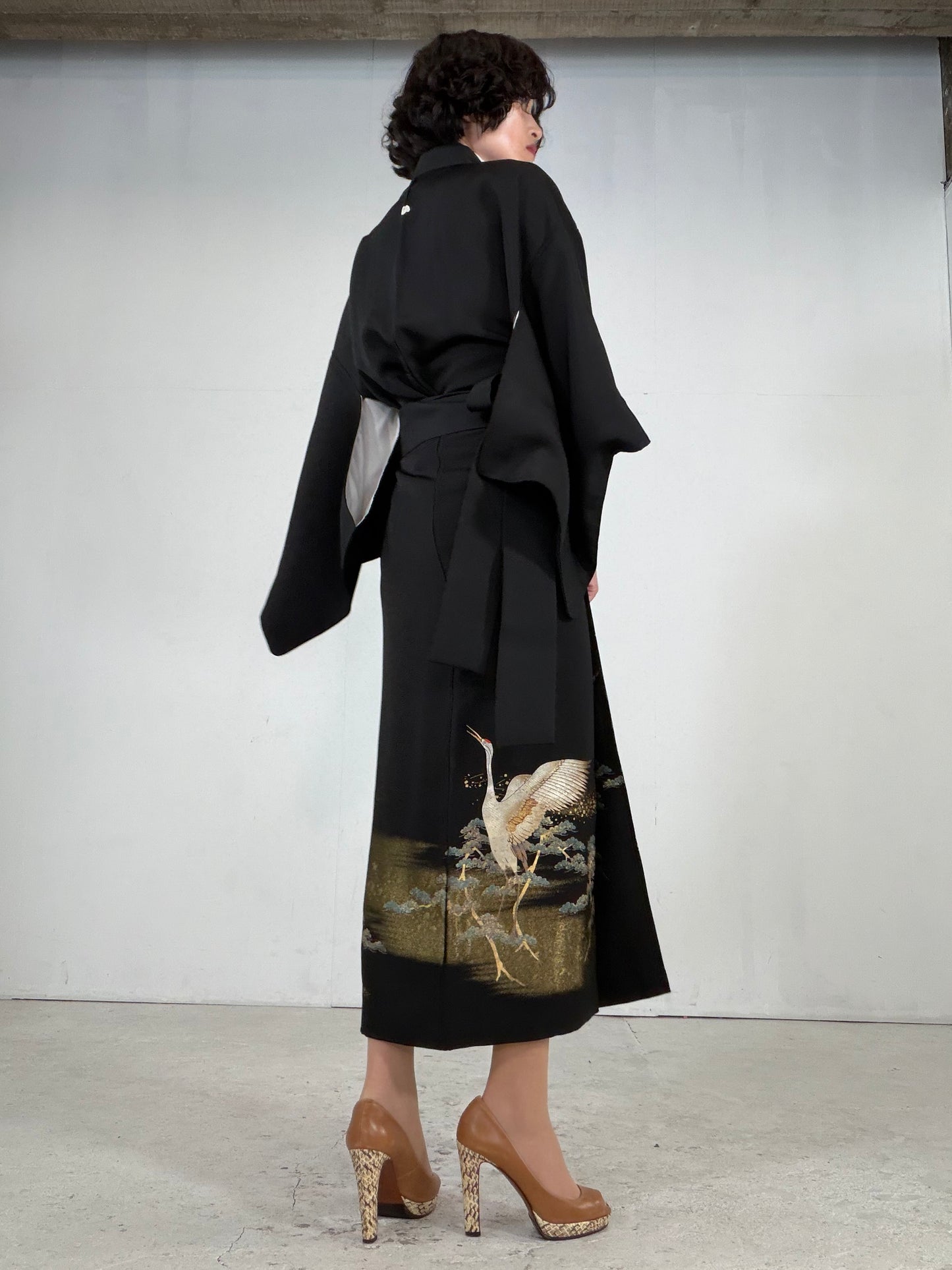 REIWA NIBUSHIKI KIMONO upcycled from Japanese kimono “kurotome, NIB006”