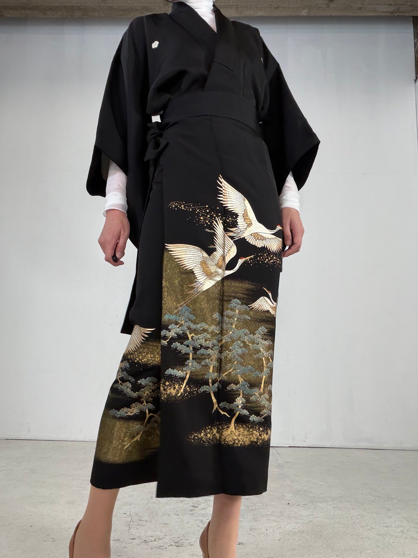 REIWA NIBUSHIKI KIMONO upcycled from Japanese kimono “kurotome, NIB006”