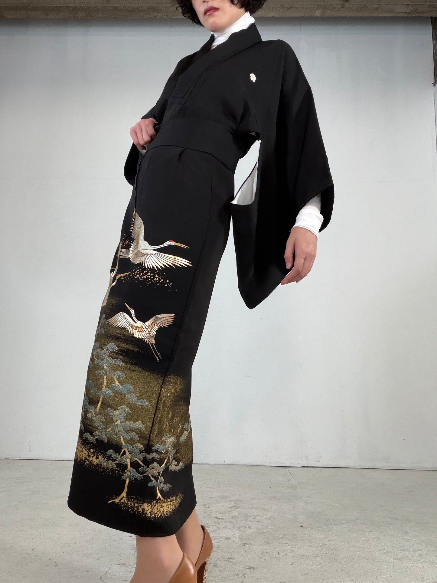 REIWA NIBUSHIKI KIMONO upcycled from Japanese kimono “kurotome, NIB006”