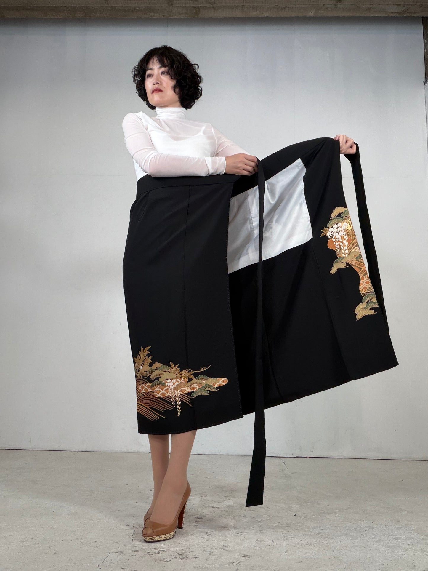 REIWA NIBUSHIKI KIMONO upcycled from Japanese kimono “kurotome, NIB005”