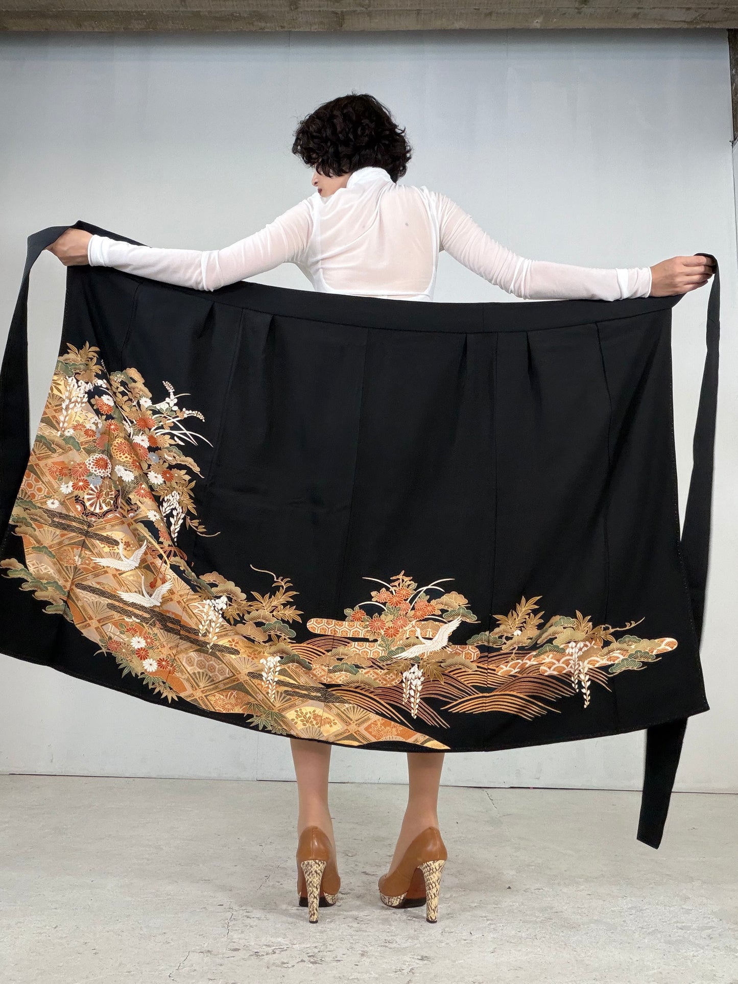 REIWA NIBUSHIKI KIMONO upcycled from Japanese kimono “kurotome, NIB005”