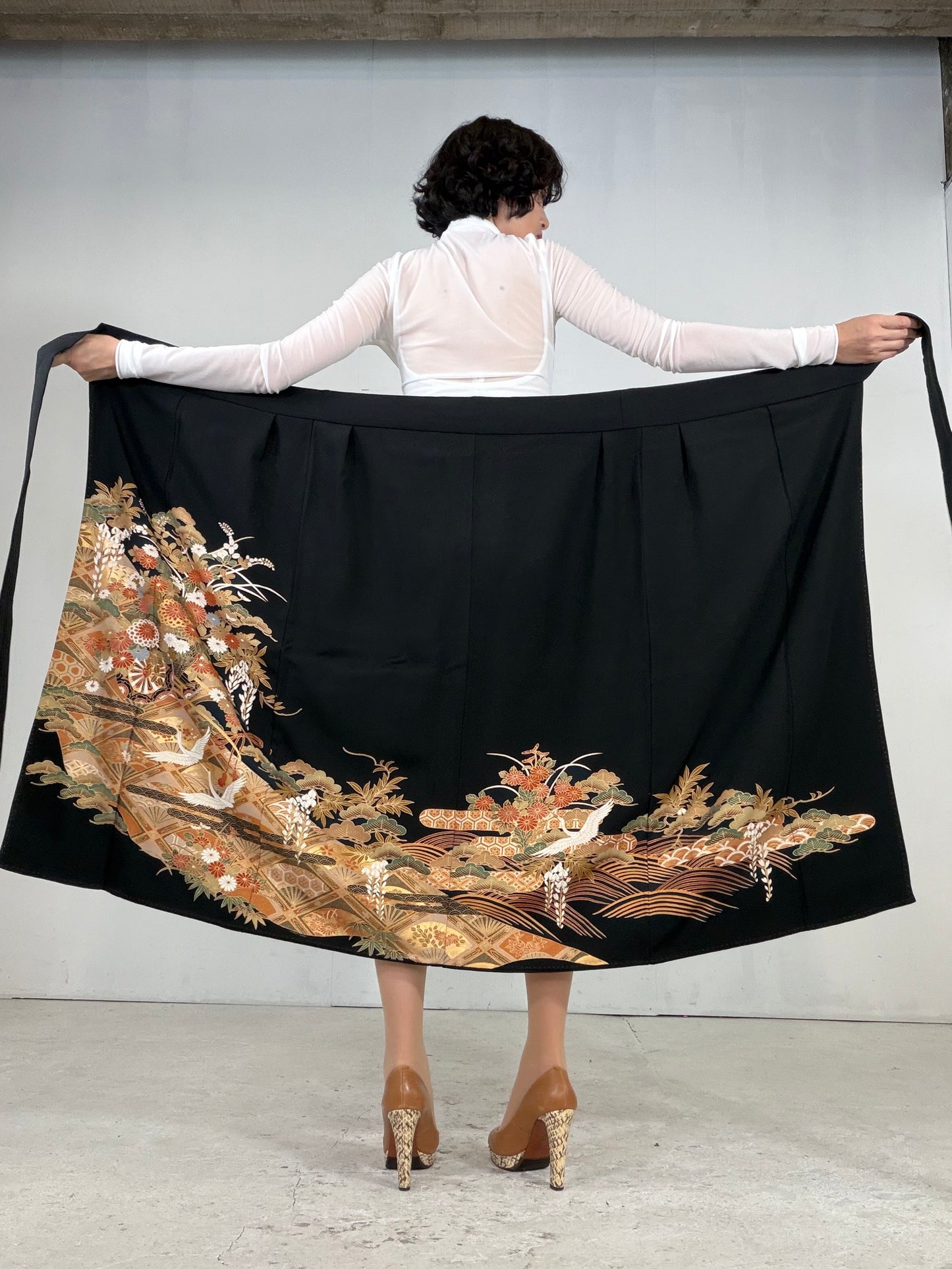 REIWA NIBUSHIKI KIMONO upcycled from Japanese kimono “kurotome, NIB005”