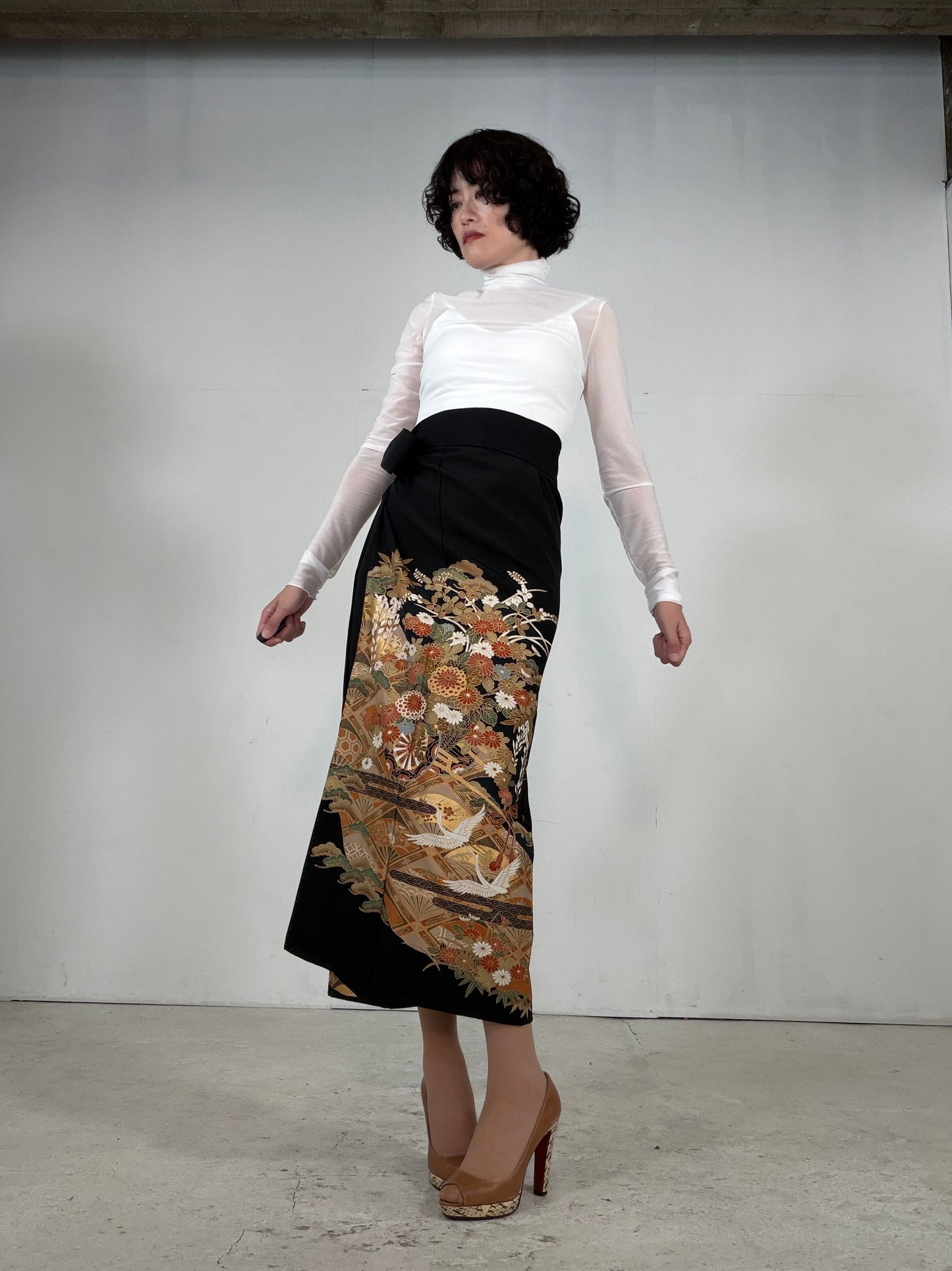 REIWA NIBUSHIKI KIMONO upcycled from Japanese kimono “kurotome, NIB005”