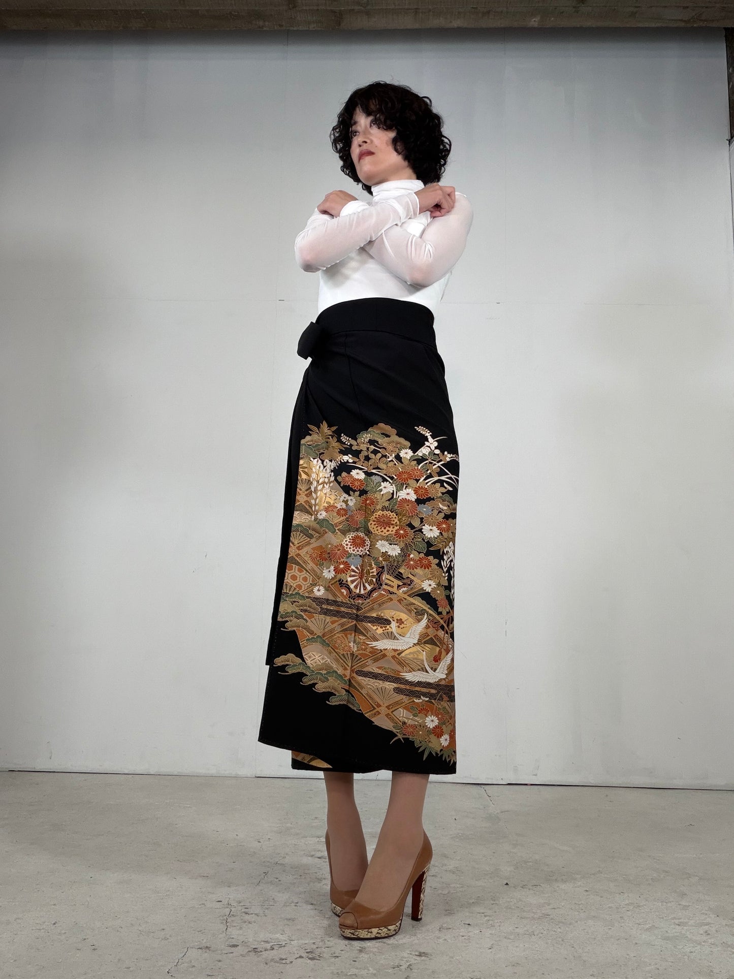 REIWA NIBUSHIKI KIMONO upcycled from Japanese kimono “kurotome, NIB005”