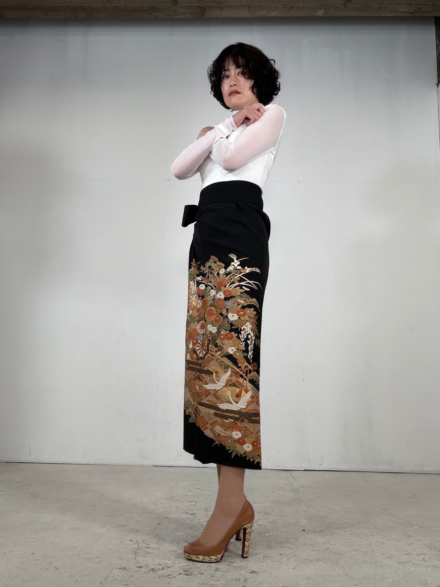 REIWA NIBUSHIKI KIMONO upcycled from Japanese kimono “kurotome, NIB005”