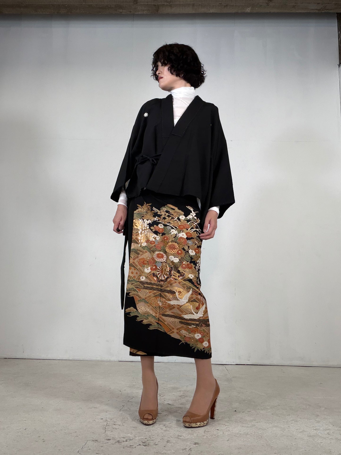 REIWA NIBUSHIKI KIMONO upcycled from Japanese kimono “kurotome, NIB005”