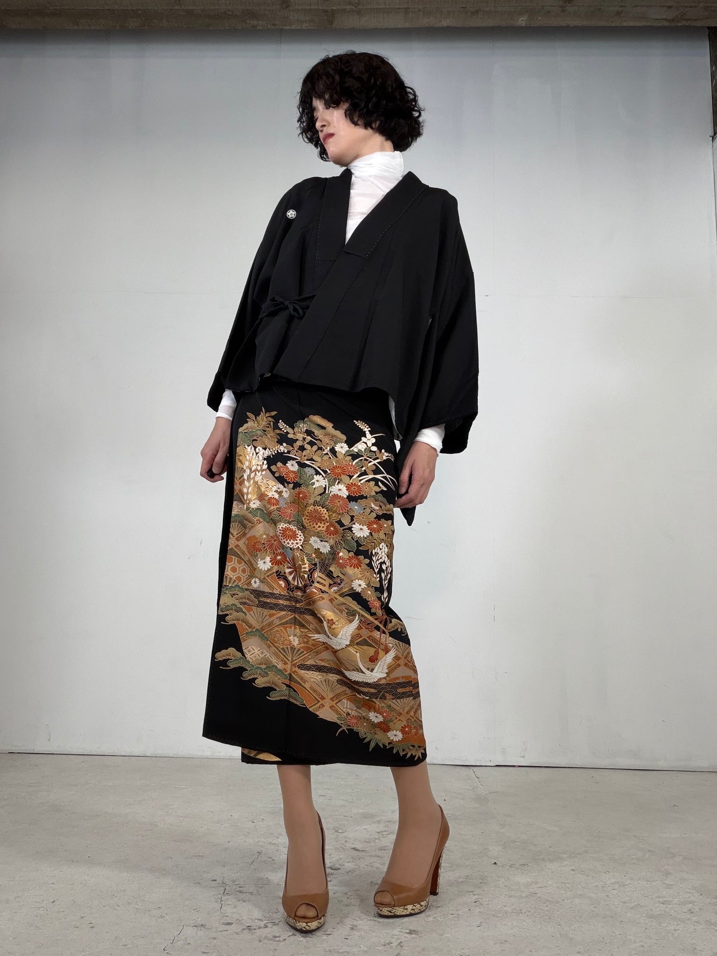 REIWA NIBUSHIKI KIMONO upcycled from Japanese kimono “kurotome, NIB005”