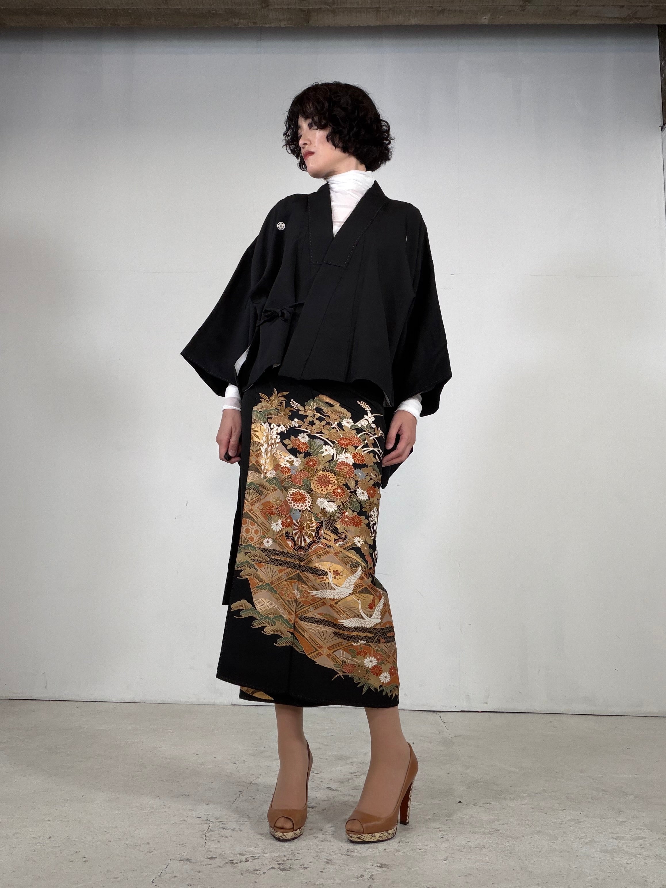 REIWA NIBUSHIKI KIMONO upcycled from Japanese kimono “kurotome