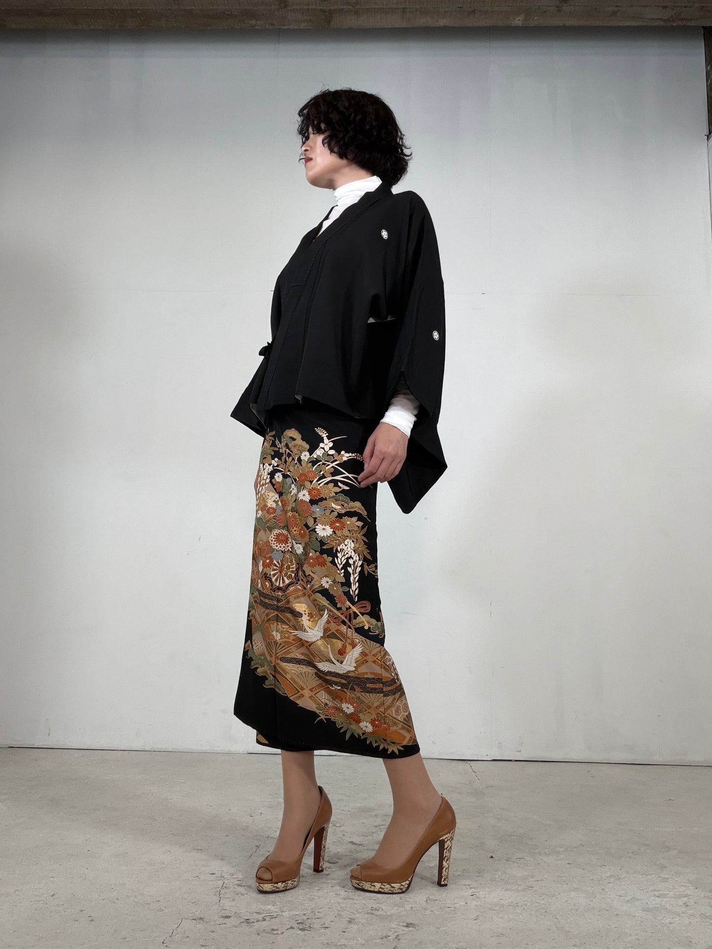 REIWA NIBUSHIKI KIMONO upcycled from Japanese kimono “kurotome, NIB005”