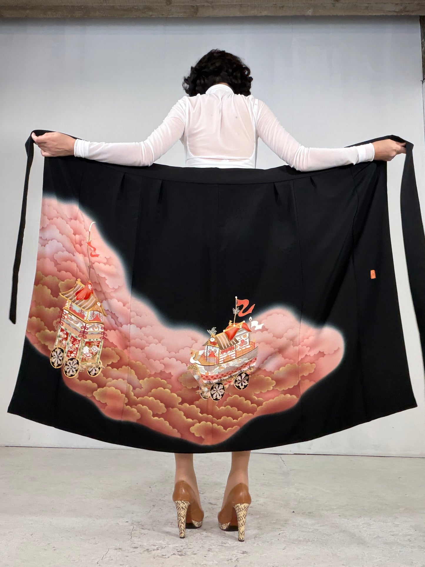 REIWA NIBUSHIKI KIMONO upcycled from Japanese kimono “kurotome, NIB004”