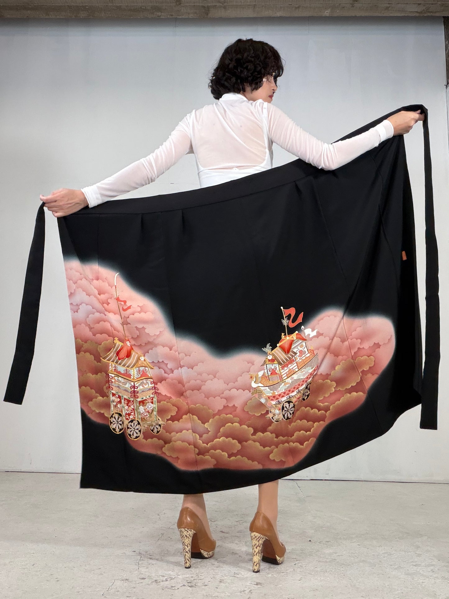REIWA NIBUSHIKI KIMONO upcycled from Japanese kimono “kurotome, NIB004”