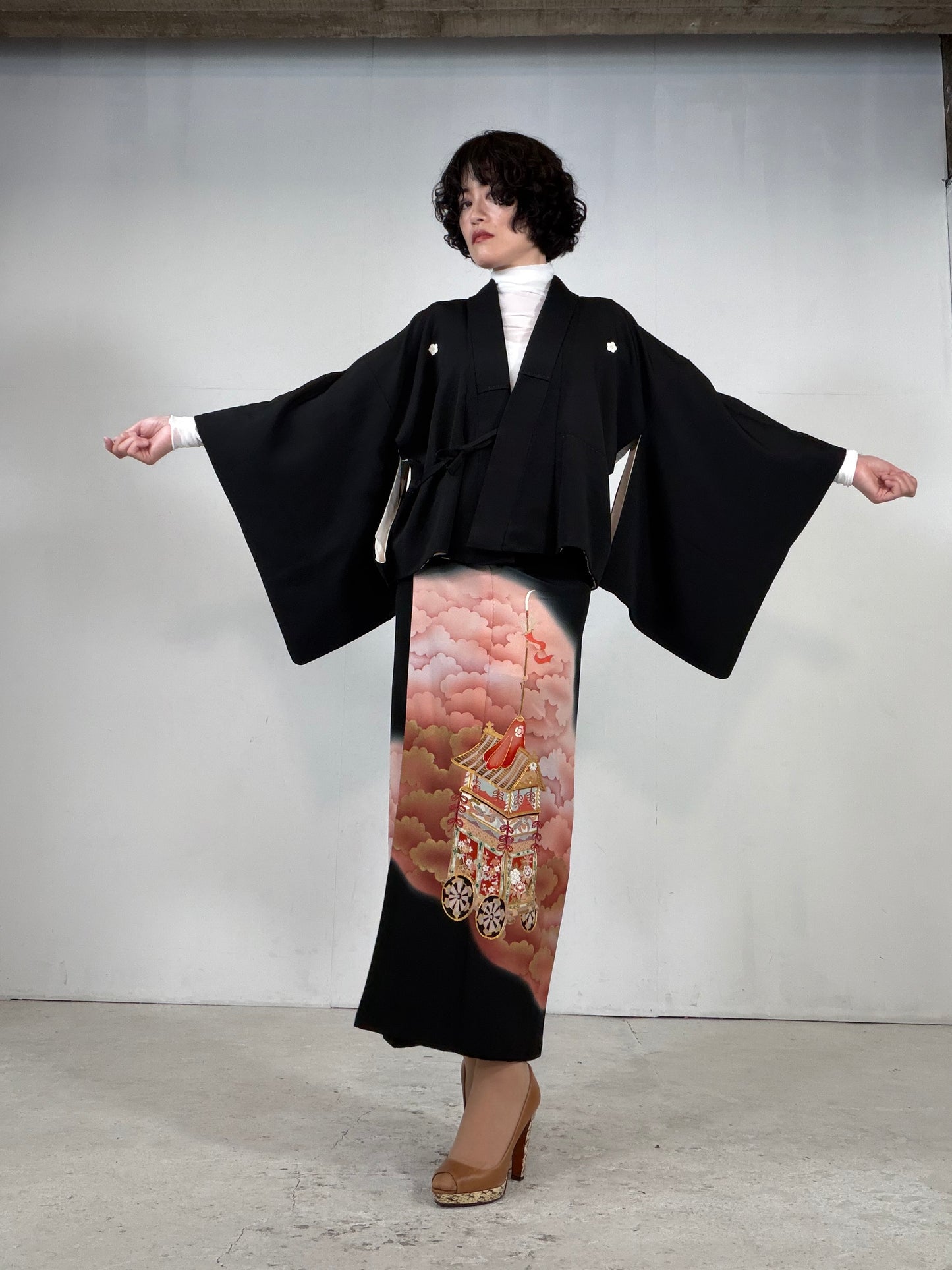 REIWA NIBUSHIKI KIMONO upcycled from Japanese kimono “kurotome, NIB004”