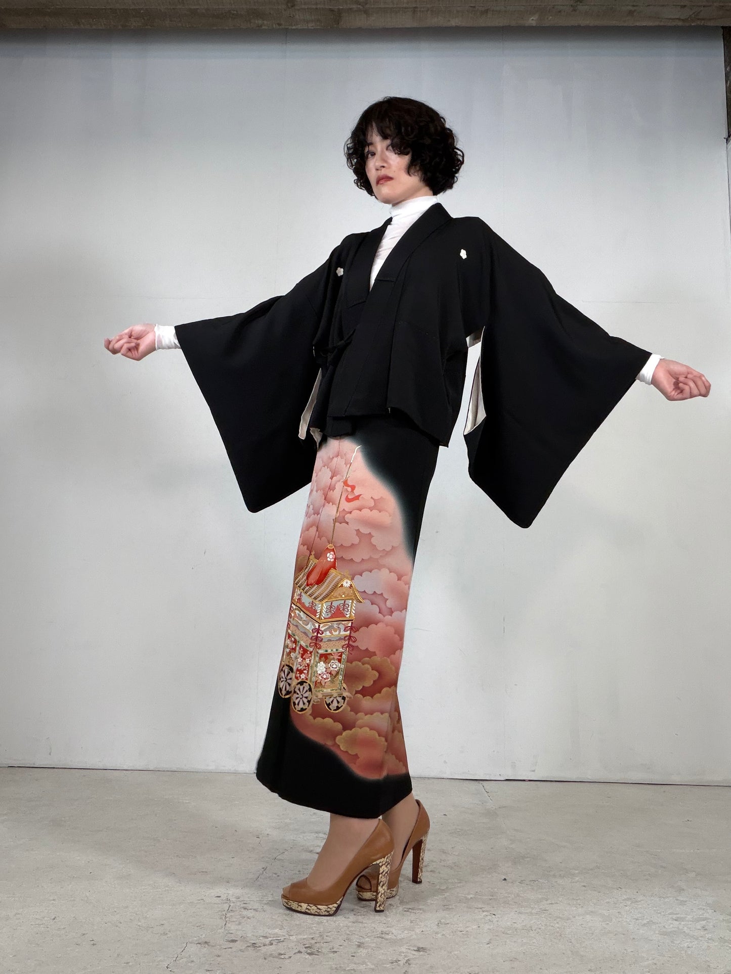 REIWA NIBUSHIKI KIMONO upcycled from Japanese kimono “kurotome, NIB004”