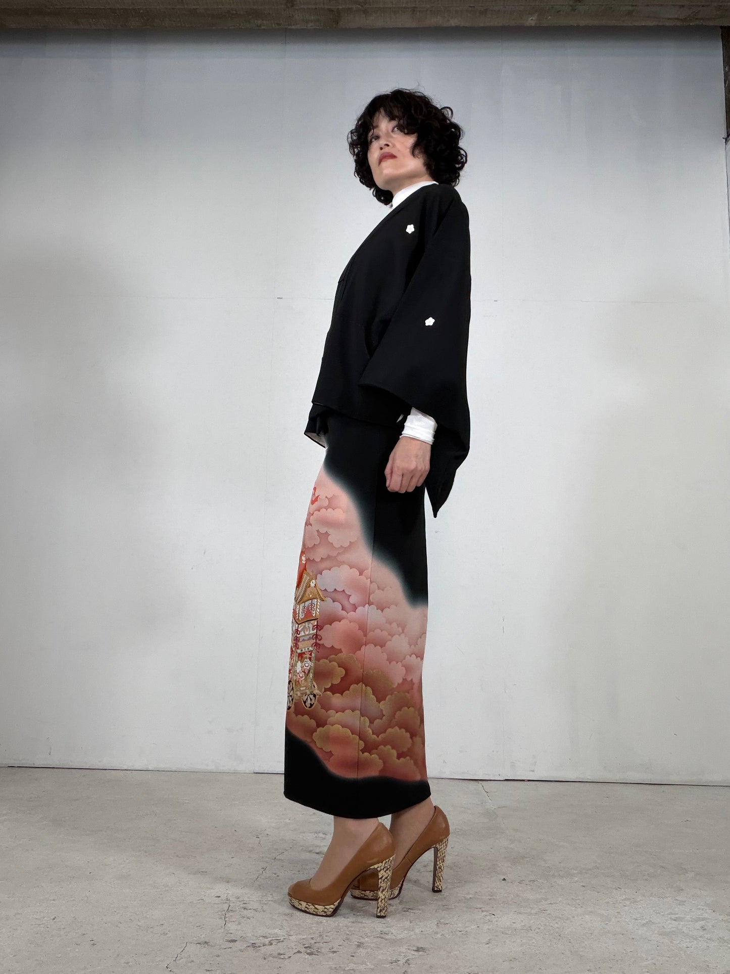 REIWA NIBUSHIKI KIMONO upcycled from Japanese kimono “kurotome, NIB004”