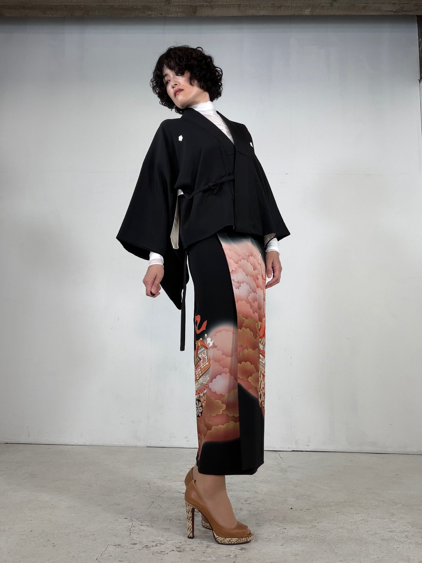 REIWA NIBUSHIKI KIMONO upcycled from Japanese kimono “kurotome, NIB004”